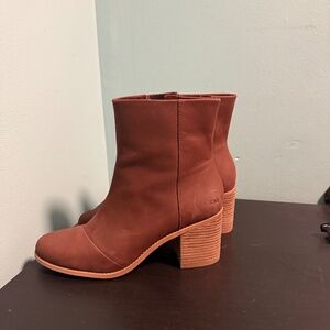 Women’s size 12 Tom’s Evelyn boot